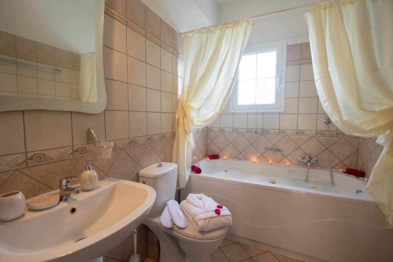 Luxury Villa Vanato & Pool Koukounariá Dış mekan fotoğraf